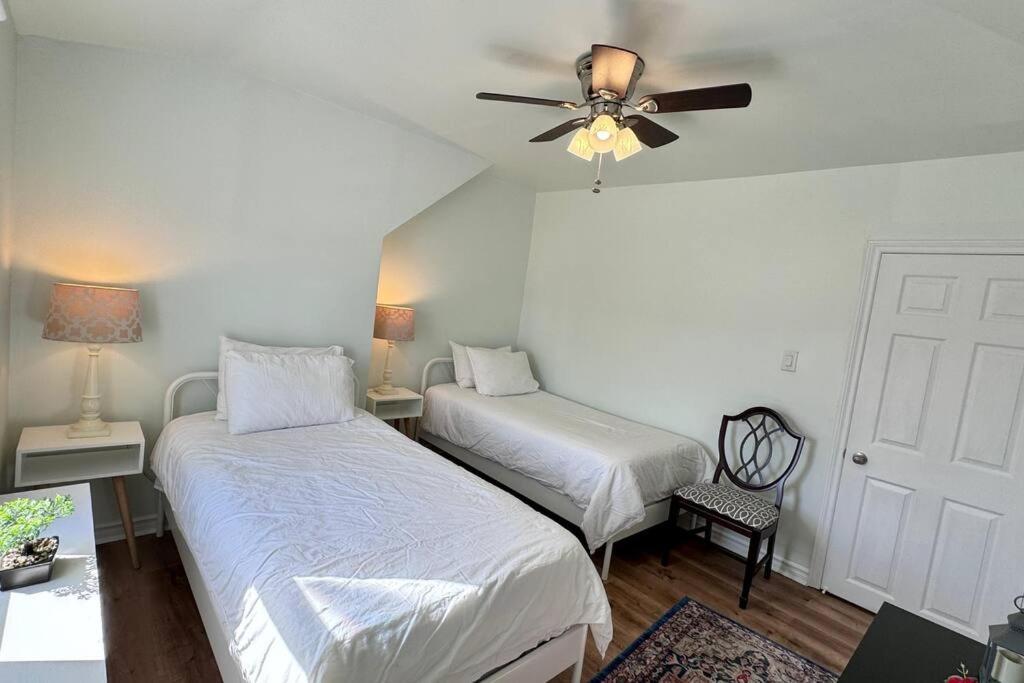 Near The Falls Two Bedroom - 5 Min Walk To Clifton 나이아가라 폭포 외부 사진