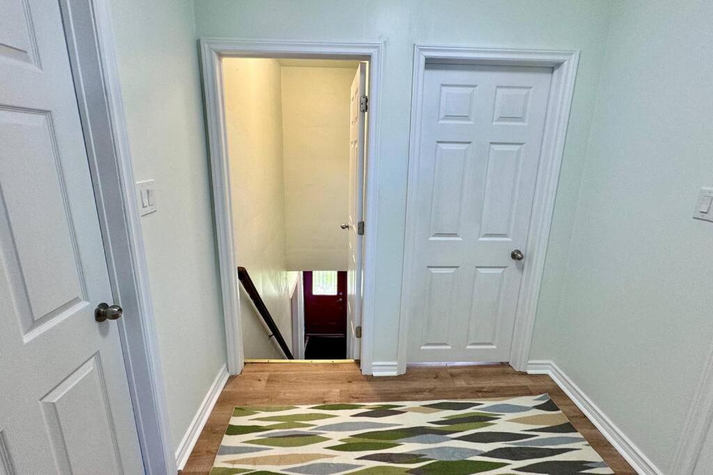 Near The Falls Two Bedroom - 5 Min Walk To Clifton 나이아가라 폭포 외부 사진