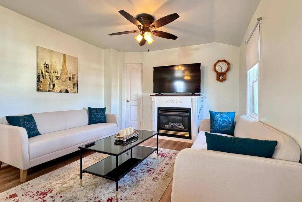 Near The Falls Two Bedroom - 5 Min Walk To Clifton 나이아가라 폭포 외부 사진